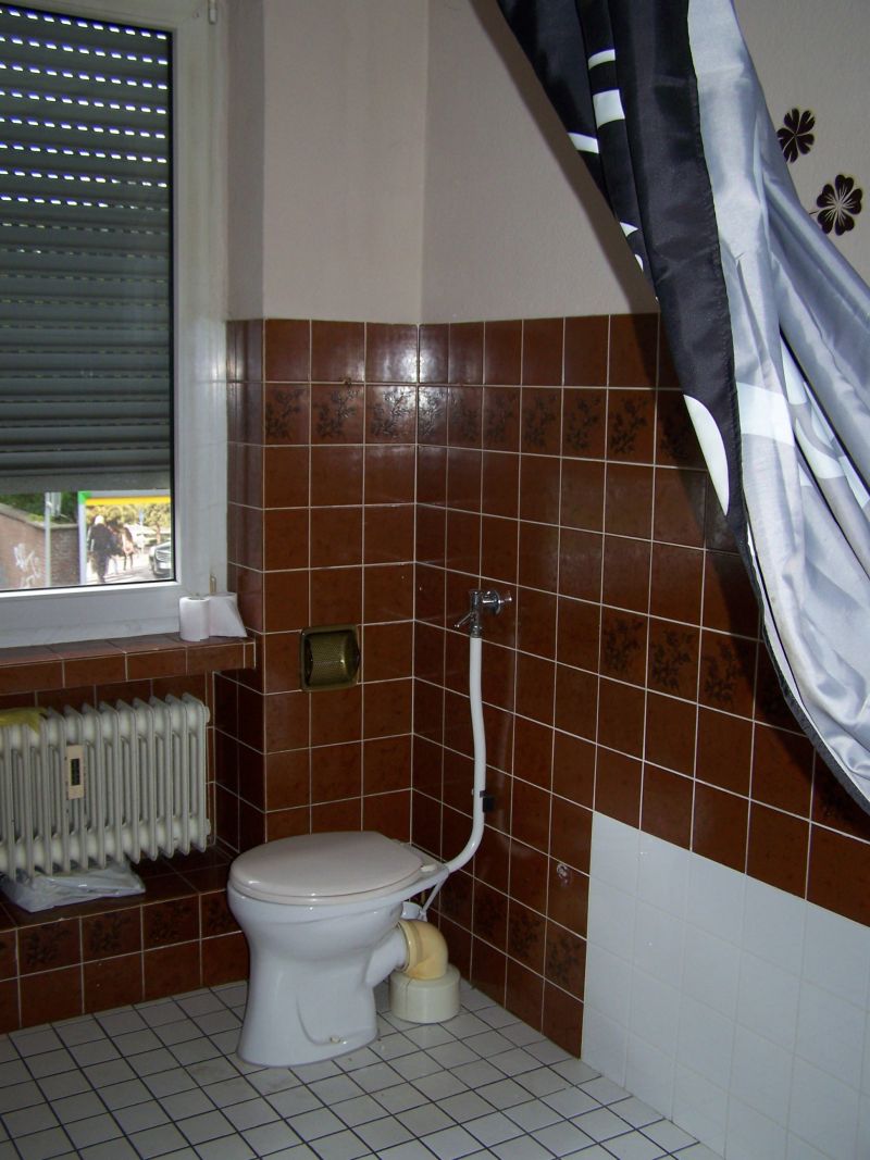Bad Wohnung 1. OG Wohn- / Gesch�ftshaus Krefeld
