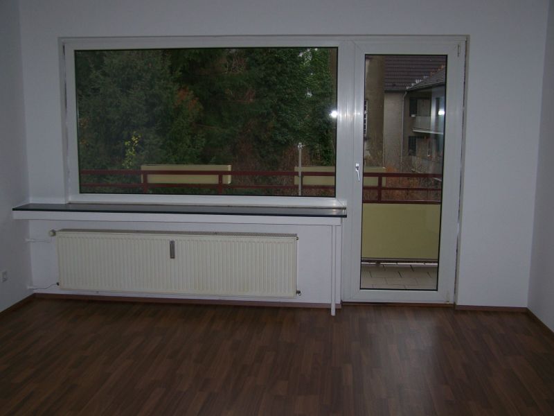 Wohnzimmer mit Balkon Mehrfamilienhaus Wuppertal
