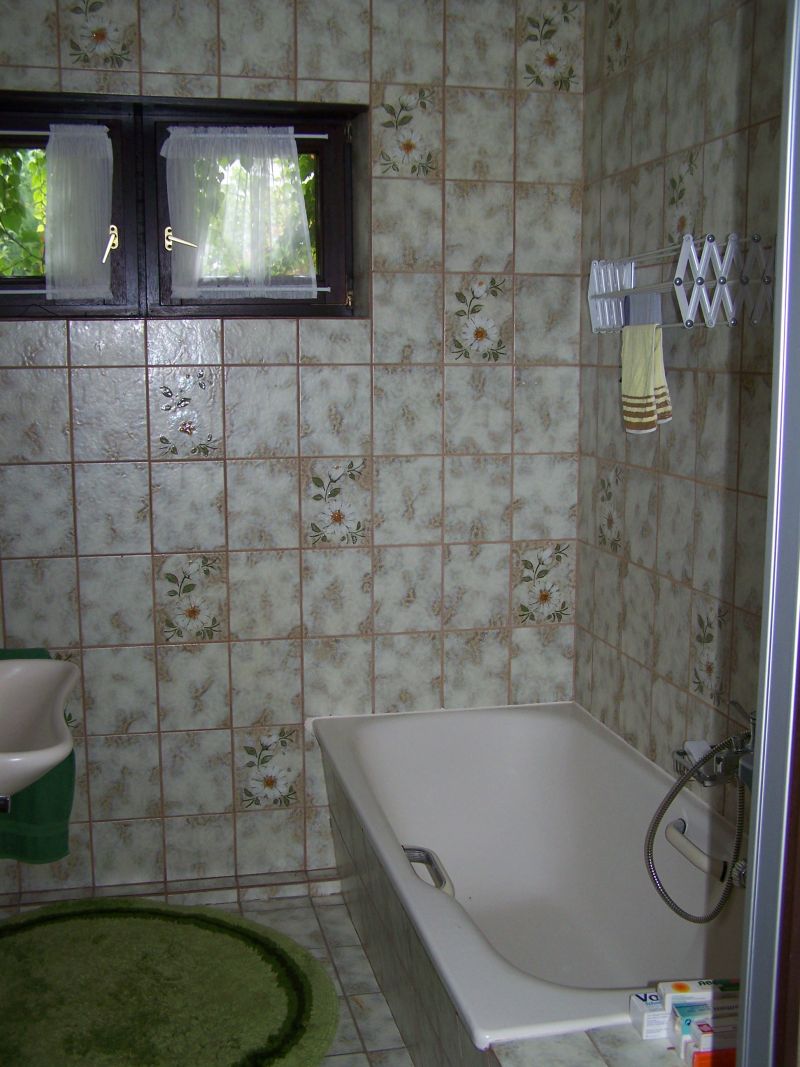 Bad mit Wanne im EG Bungalow Krefeld