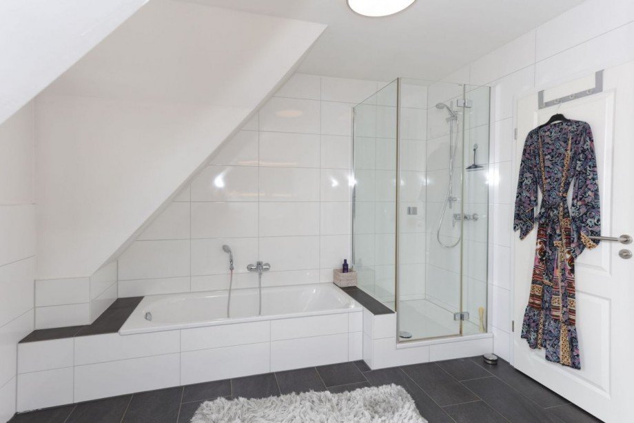 Badansicht 1 Obergeschoss Einfamilienhaus H�ckelhoven