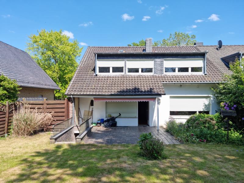 R�ckansicht Doppelhaush�lfte Aachen