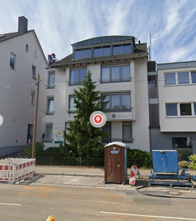 Frontansicht Essen B�ro / Praxis Helle B�ro-/Praxisfl�che in einem �rztehaus in Essen-Freisenbruch zu vermieten