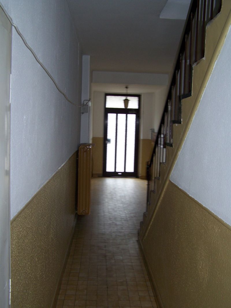 Diele mit Hauseingang Wohn- / Gesch�ftshaus Krefeld