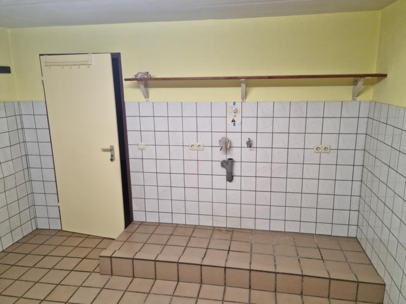 Waschraum Keller Doppelhaush�lfte Wegberg