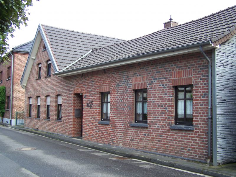 Front von rechts Haus J�chen